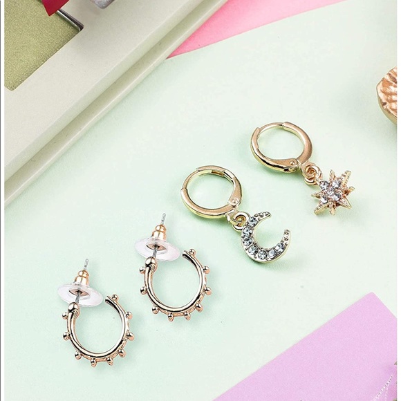 :: Delicate [GOLD] Spike Huggies Hoops - Picture 10 of 11